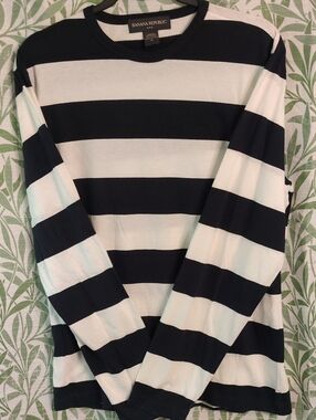 Banana Republic Men’s Black and White Striped Crewneck Sweater